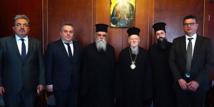 Επίσημη επίσκεψη στον προκαθήμενο της Ορθοδοξίας