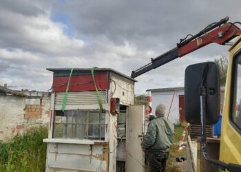 ΔΗΜΟΣ ΑΝΔΡΑΒΙΔΑΣ – ΚΥΛΛΗΝΗΣ: Αποξήλωση περιπτέρων για την βελτίωση της προσβασιμότητας