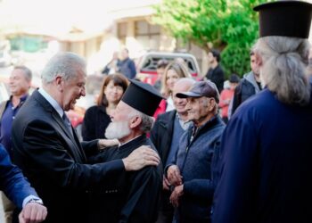 Ενθουσιώδης και συγκινητική υποδοχή του Δημήτρη Αβραμόπουλου στο Αυγείο