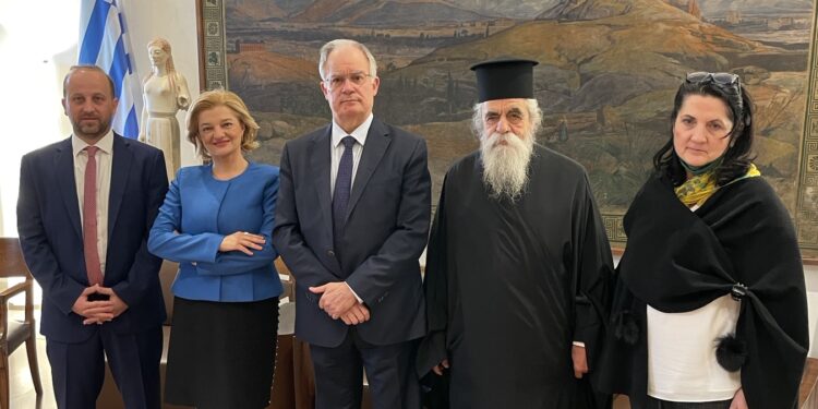 ΔΙΟΝΥΣΙΑ ΑΥΓΕΡΙΝΟΠΟΥΛΟΥ: Στο επίκεντρο η στήριξη του έργου της Μητροπόλεως