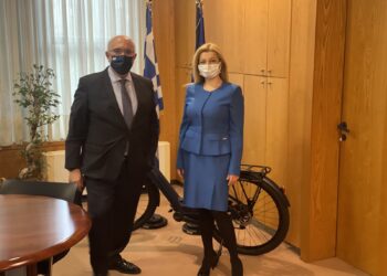 ΔΙΟΝΥΣΙΑ ΑΥΓΕΡΙΝΟΠΟΥΛΟΥ: Σημαντικό έργο υποδομής το Υδατοδρόμιο στο Λιμάνι της Κυλλήνης