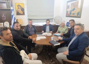 ΔΗΜΑΡΧΟΣ ΠΥΡΓΟΥ: Υπέγραψε συμβάσεις για καθαρισμούς δρόμων και ζωνών εν όψει αντιπυρικής περιόδου