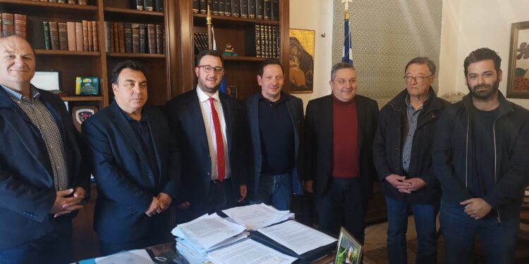 ΔΗΜΟΣ ΠΥΡΓΟΥ: Συνάντηση Δημάρχου Π. Αντωνακόπουλου με τον υποψήφιο βουλευτή Μισέλ Αμπού – Χάντμπα