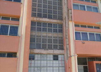 ΔΗΜΟΣ ΑΝΔΡΑΒΙΔΑΣ – ΚΥΛΛΗΝΗΣ: Αφαιρέθηκαν επικίνδυνα επιχρίσματα από το Γυμνάσιο Βάρδας