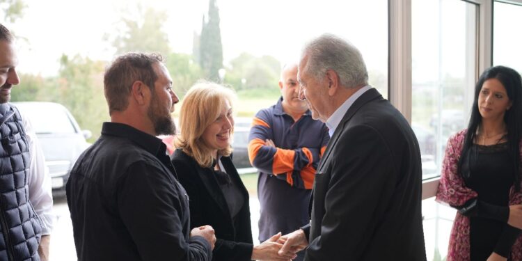 Τον “Ηλίανθο” επισκέφτηκε ο Δημήτρης Αβραμόπουλος