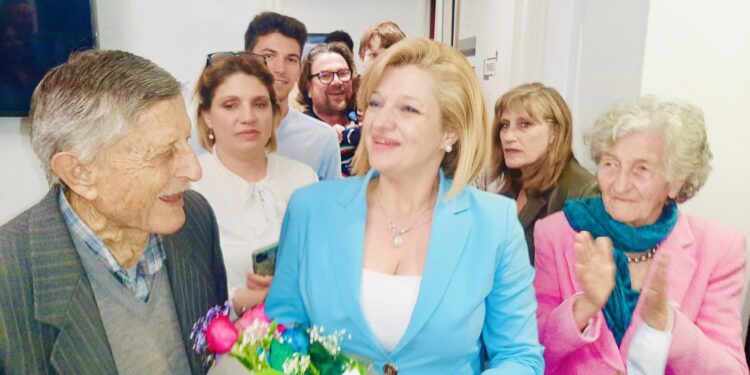 ΔΙΟΝΥΣΙΑ ΑΥΓΕΡΙΝΟΠΟΥΛΟΥ: Πανηγυρισμοί και ευχές για την σαρωτική νίκη της Νέας Δημοκρατίας και την επανεκλογή της!