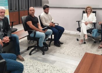 ΔΙΟΝΥΣΙΑ ΑΥΓΕΡΙΝΟΠΟΥΛΟΥ: “Συνεργασία για τις εξαγωγές σταφίδας και εργάτες γης”