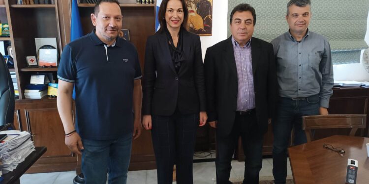 ΔΗΜΟΣ ΠΥΡΓΟΥ: Συνάντηση του Δημάρχου Πύργου με την υποψήφια βουλευτή Ηλείας Ζωή Αναστασοπούλου