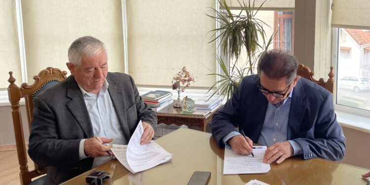 ΔΗΜΟΣ ΖΑΧΑΡΩΣ: Τη σύμβαση για κατασκευή ποδηλατόδρομου στη Ζαχάρω υπέγραψε ο Δήμαρχος Κώστας Αλεξανδρόπουλος