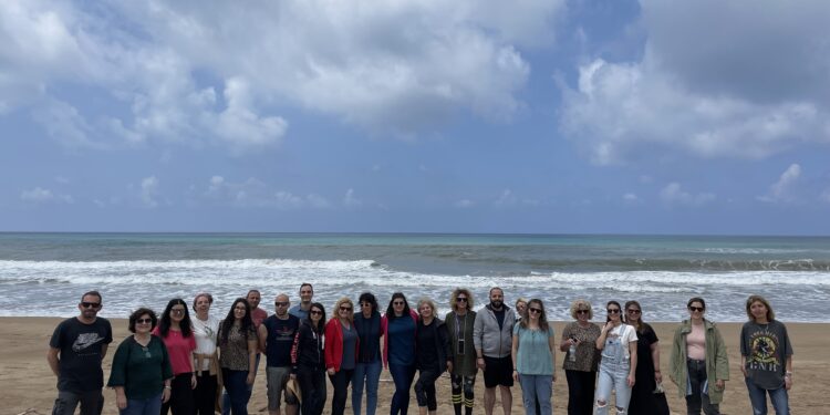 ΔΗΜΟΣ ΖΑΧΑΡΩΣ: Δράση καθαρισμού της παραλίας από το ΚΕΘΕΑ Πύργου και και το Δήμο