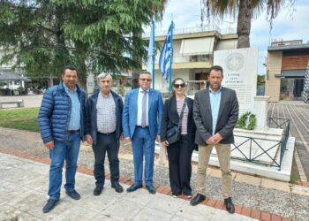 ΓΑΣΤΟΥΝΗ: Απότιση φόρου τιμής στο Μνημείο Αγωνιστών για την Κύπρο