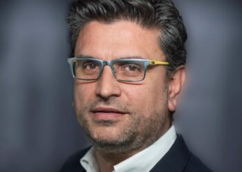 “Επαναλαμβανόμενη θεσμική απαξίωση εκ μέρους της αντιπολίτευσης”