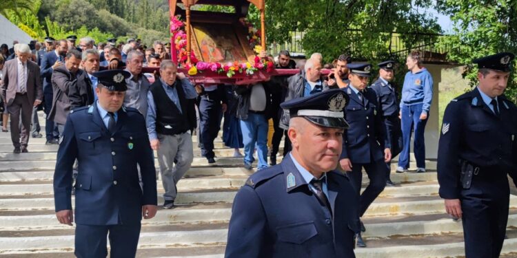 Περίλαμπρη η εορτή της Παρόδου των Ιερών Λειψάνων του Αγίου Νικολάου στα Σπάτα Αχαΐας (φωτος)