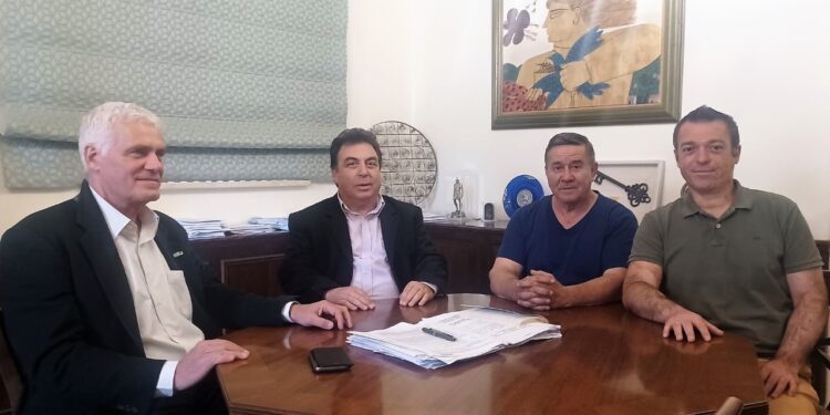 ΔΗΜΟΣ ΠΥΡΓΟΥ: Συνάντηση του Δημάρχου Πύργου Παν. Αντωνακόπουλου με το ιδρυτικό στέλεχος των Οικολόγων Πράσινων Γιάννη Τσρώνη