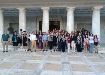 ΔΗΜΟΣ ΠΥΡΓΟΥ: Επίσκεψη μαθητών και εκπαιδευτικών από τη Θεσσαλονίκη στον  Δήμαρχο