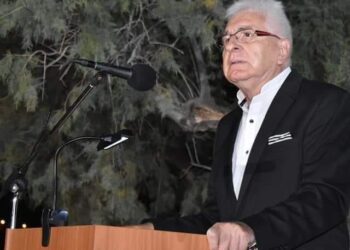 “Ελεύθεροι πολιορκημένοι στο πέλαγο των καημών και των πόθων”