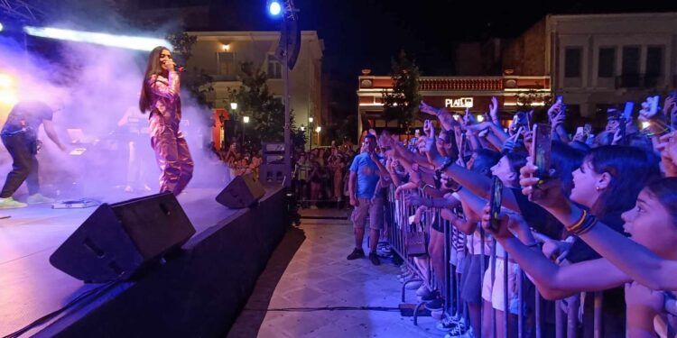 Τεράστια επιτυχία η εντυπωσιακή συναυλία με την Αναστασία για τη λήξη της σχολικής χρονιάς (φωτος)