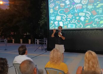 Μάγεψαν τα “4 Μαύρα Κοστούμια” του Ρένου Χαραλαμπίδη στον Πύργο