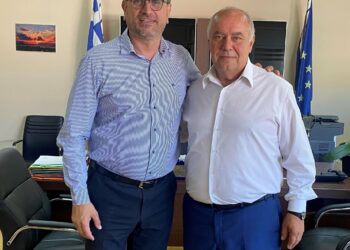 Ο Νίκος Καραβούλιας στο πλευρό του Γιάννη Λέντζα