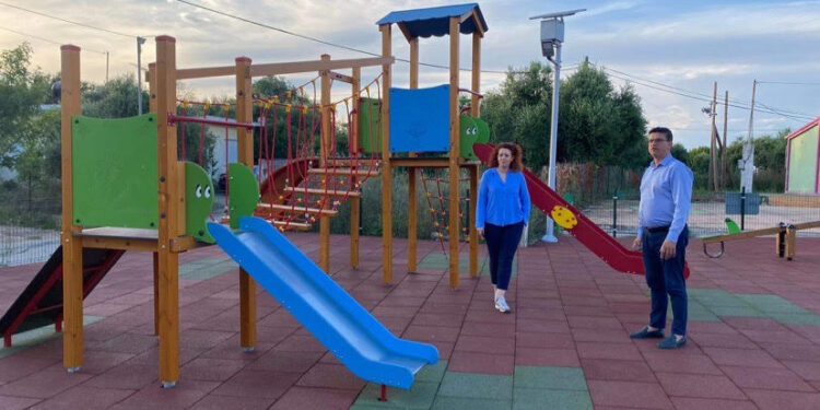 ΔΗΜΟΣ ΑΝΔΡΑΒΙΔΑΣ – ΚΥΛΛΗΝΗΣ: Έτοιμη η νέα παιδική χαρά στη Μέλισσα!