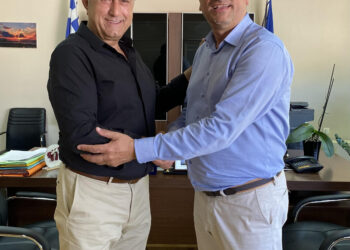 Ο Χρήστος Καρνάτσος στο πλευρό του Γιάννη Λέντζα