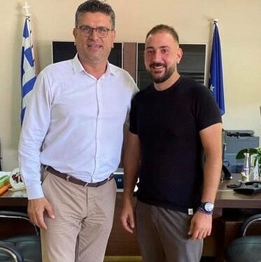 Ο Σπύρος Δημάκης στο πλευρό του Γιάννη Λέντζα