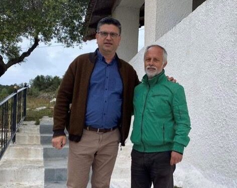 Ο Δημήτριος (Μίμης) Αγγελής στο πλευρό του Γιάννη Λέντζα