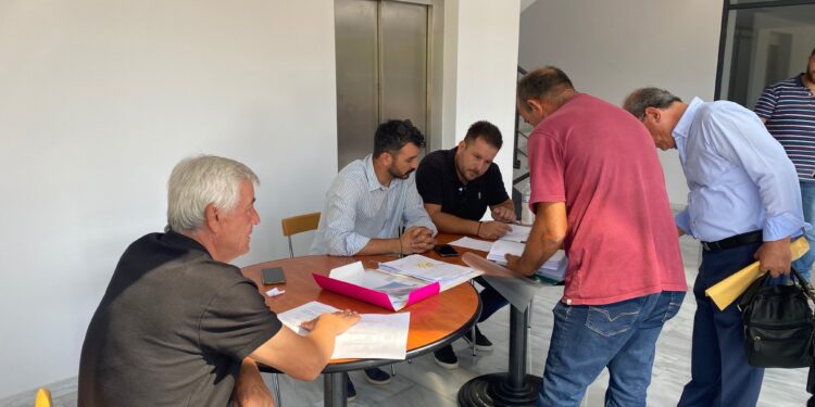 Δημοπρατήθηκαν καντίνες και ξαπλώστρες στις παραλίες του Δήμου Ήλιδας