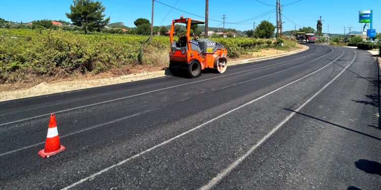 Σε εξέλιξη το έργο συντήρησης του Επαρχ. Οδικού Δικτύου της ΠΕ Ηλείας