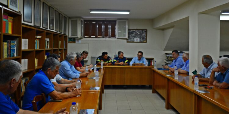 ΔΗΜΟΣ ΖΑΧΑΡΩΣ: Ενημερωτική συνάντηση στο Δημαρχείο Ν. Φιγαλείας για την εξέλιξη της αντιπυρικής περιόδου