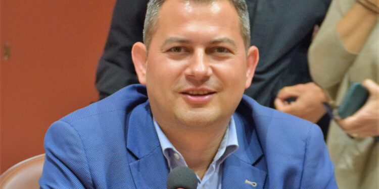 ΘΟΔΩΡΗΣ ΒΑΣΙΛΟΠΟΥΛΟΣ: “Στα χέρια σας κρατάτε το αύριο του τόπου μας!”