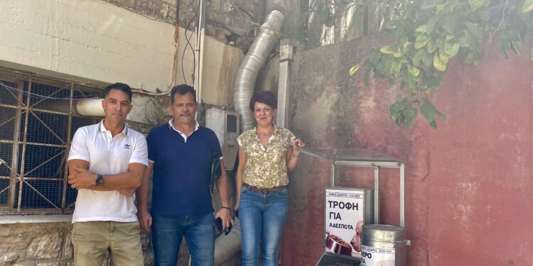 ΔΗΜΟΣ ΖΑΧΑΡΩΣ: Τοποθετήθηκαν ταΐστρες και ποτίστρες!