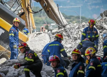Κατάρρευση γέφυρας στην Πάτρα: Αναφορές για φωνές από τα χαλάσματα