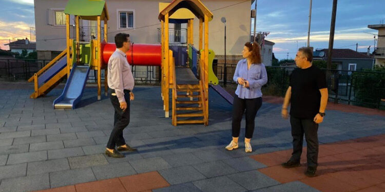 ΔΗΜΟΣ ΑΝΔΡΑΒΙΔΑΣ – ΚΥΛΛΗΝΗΣ: Έτοιμη και η νέα παιδική χαρά στο Κάστρο!