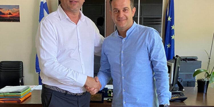 Ο Παναγιώτης Παναγόπουλος στο πλευρό του Γιάννη Λέντζα