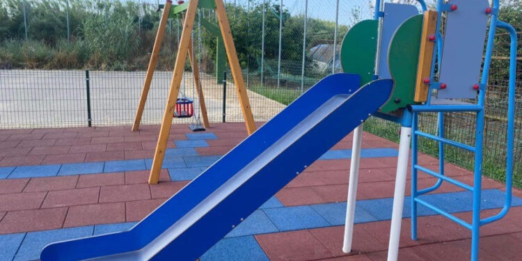 ΔΗΜΟΣ ΑΝΔΡΑΒΙΔΑΣ – ΚΥΛΛΗΝΗΣ: Έτοιμη και η νέα παιδική χαρά στο Κουρτέσι!