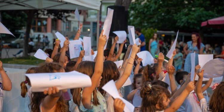 Γέμισε παιδικά χαμόγελα η πλατεία Ανδραβίδας! (φωτος)