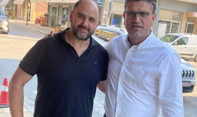 Ο Τρύφωνας Καραβούλιας στο πλευρό του Γιάννη Λέντζα