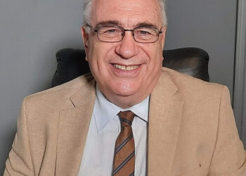 ΑΛΕΞΑΝΔΡΟΣ ΚΑΚΑΒΑΣ: “Έχουμε εξαιρετικούς σεναριογράφους. Το βλέπετε άλλωστε και από την απήχηση που έχουν οι σειρές στην τηλεόραση στον κόσμο”