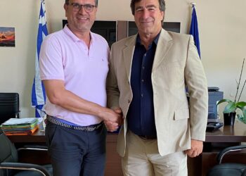 Ο Κλεομένης (Μένης) Μπακογιάννης στο πλευρό του Γιάννη Λέντζα