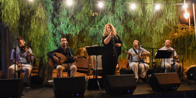 2ο ΦΕΣΤΙΒΑΛ ΤΕΧΝΗΣ ΚΑΙ ΠΟΛΙΤΙΣΜΟΥ ΑΡΧΑΙΑΣ ΦΕΙΑΣ: Με μεγάλη επιτυχία η μουσική εκδήλωση με τους «Χοροσταλίτες» στην πλατεία Δεξαμενής