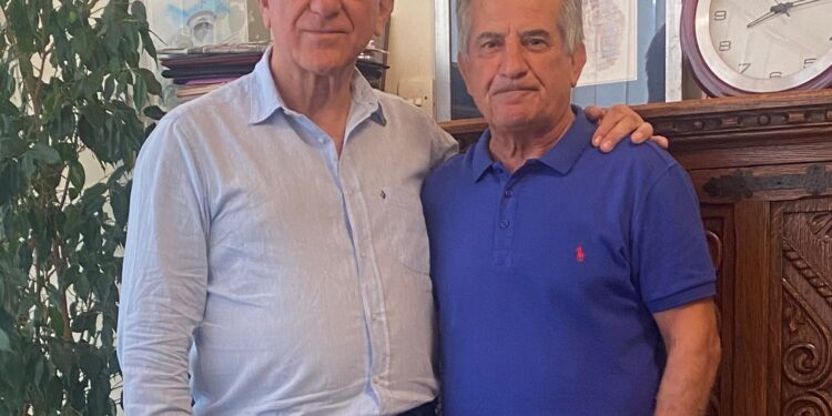 Στο πλευρό του Δημάρχου Ζαχάρως Κώστα Αλεξανδρόπουλου ο Πρόεδρος της τοπικής κοινότητας Νεοχωρίου Αντώνης Αγραπιδάς