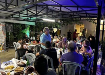 Οι πολίτες των κοινοτήτων αγκαλιάζουν τον υποψήφιο δήμαρχο Ανδρέα Παπαδάκο