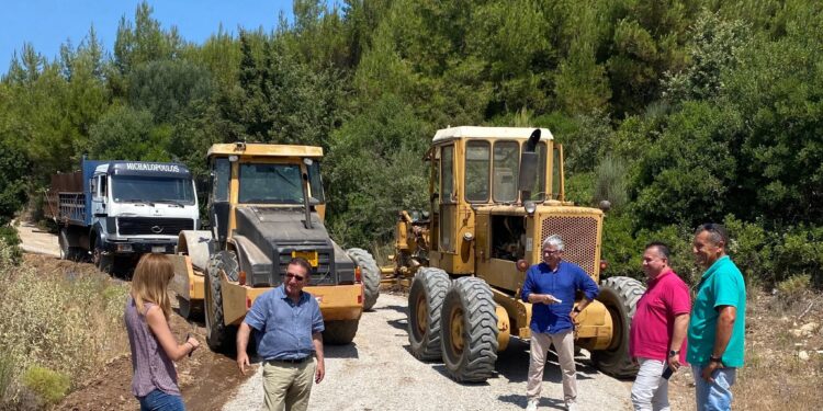 ΔΗΜΟΣ ΖΑΧΑΡΩΣ: Σε εξέλιξη έργο αγροτικής οδοποιίας στο δρόμο Ν. Φιγαλεία – Αγία Άννα του Δήμου!