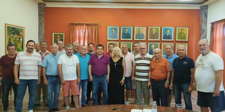 “ΕΝΩΜΕΝΟΙ ΑΛΛΑΖΟΥΜΕ ΤΟΝ ΠΥΡΓΟ”: Η συντριπτική πλειοψηφία των προέδρων δημοτικών κοινοτήτων συμπορεύονται με τον Τάκη Αντωνακόπουλο