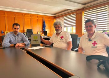 Προσφορά Αυτόματων Απινιδωτών σε Συλλόγους της Ηλείας