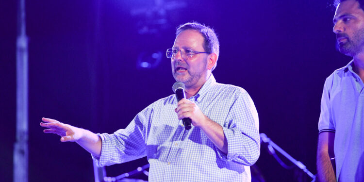 ΝΙΚΟΣ ΚΟΡΟΒΕΣΗΣ: “Η Φλόγα Πολιτισμού συνοδοιπόρος του εμπορικού κόσμου της πόλης και του Εμπορικού Συλλόγου Ήλιδας”