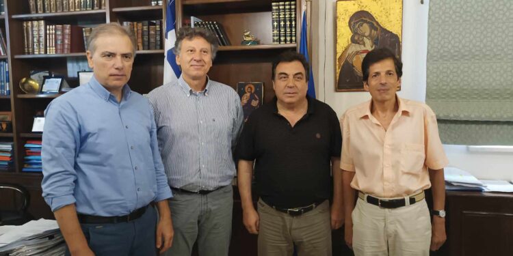 Στον Δήμαρχο Πύργου οι καθηγητές του Θερινού Σχολείου “Ήρων”