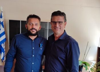 Ο Θεόδωρος Κατσάπης στο πλευρό του Γιάννη Λέντζα