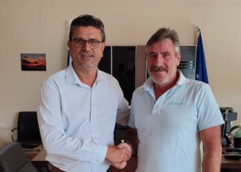 Ο Γιώργος Καλαμαράς στο πλευρό του Γιάννη Λέντζα